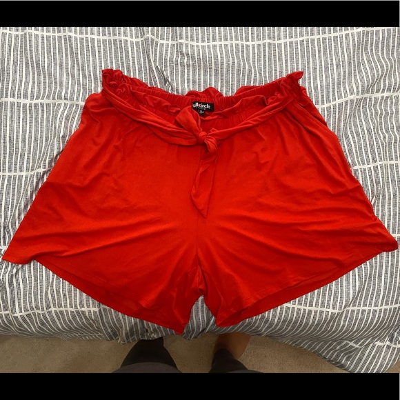 plus size red shorts